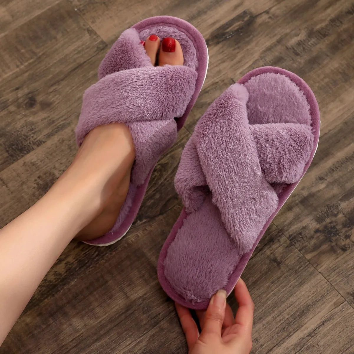 Fashion Cross Strap Fur Slippers Women Indoor Light Warm Plush Home Slippers Woman Faux Fur Flat Heel Couple Slides Plus Size 43