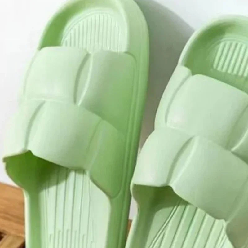 2025 New Summer Soft Shoes Cloud Slippers Indoor Mute Bathroom Anti-slip Slide Eva Beach Flip Flops Men Ladies Leisure Sandals