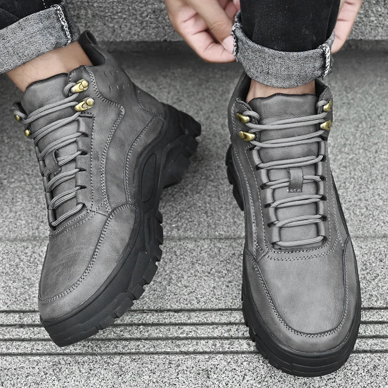 New 2025 Handmade Leather Boots Men Casual Shoes botas Design Sneakers Man Comfortable Leather Shoes Men Ankle Boots Outdoor