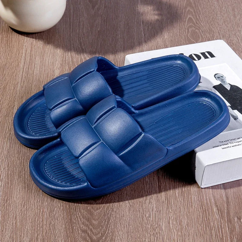 2025 New Summer Soft Shoes Cloud Slippers Indoor Mute Bathroom Anti-slip Slide Eva Beach Flip Flops Men Ladies Leisure Sandals