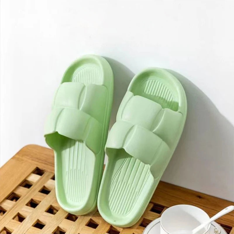 2025 New Summer Soft Shoes Cloud Slippers Indoor Mute Bathroom Anti-slip Slide Eva Beach Flip Flops Men Ladies Leisure Sandals
