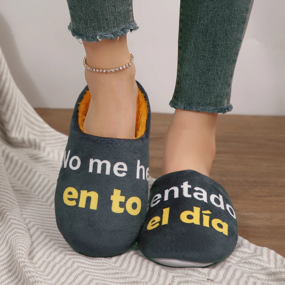 Women's 2026 Winter High Quality Short Plush Slippers Fashion Letter Printed Indoor Slippers Comfortable Non-slip Warm Mules