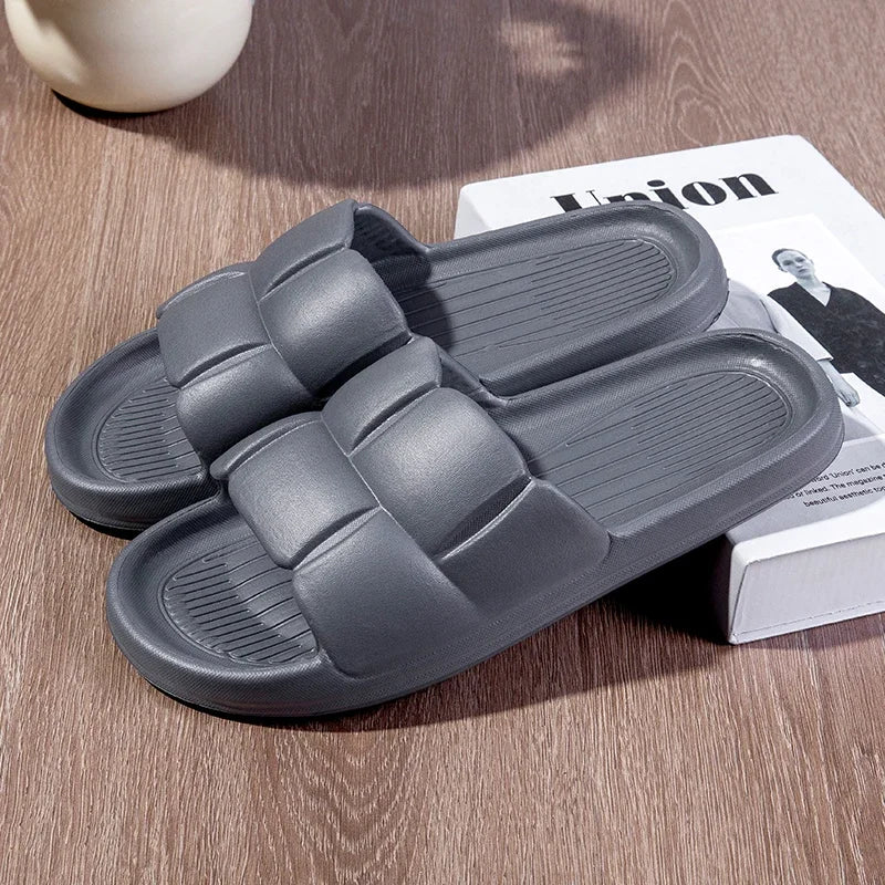 2025 New Summer Soft Shoes Cloud Slippers Indoor Mute Bathroom Anti-slip Slide Eva Beach Flip Flops Men Ladies Leisure Sandals