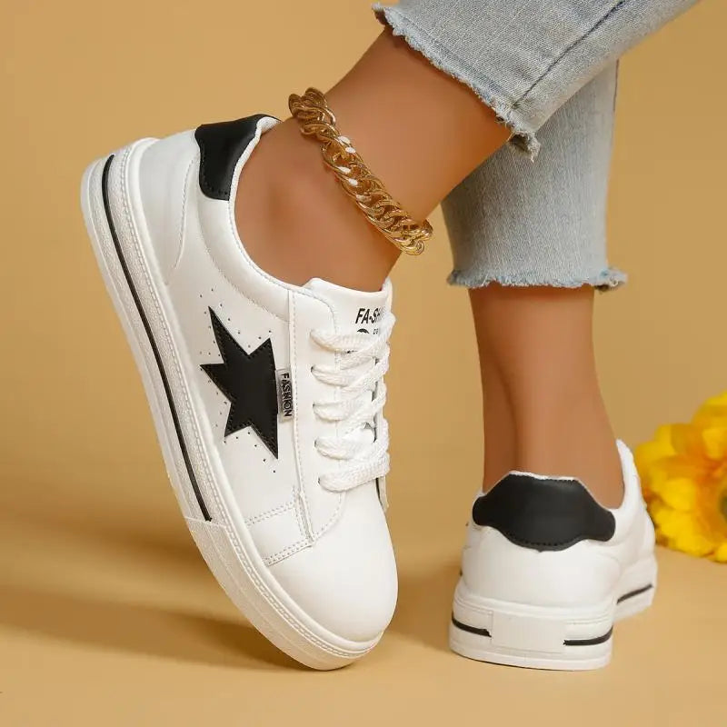 Fashion Spliced Star Decoration Non Slip Skateboard Shoes Women 2025 Autumn Soft Flat Heel Lace Up Sneakers Casual White Shoes