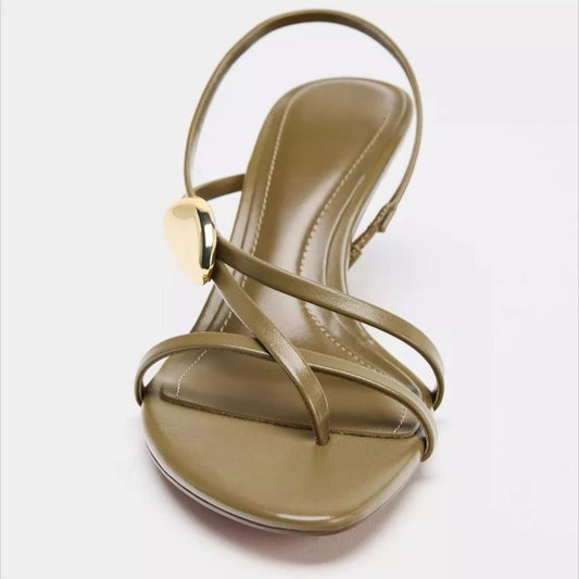 Luxury Metal-Embellished brand Designer High-Heel Sandals Women Fashion Cross-tied Heels Summer Sexy beach slingbacks Flip-Flops