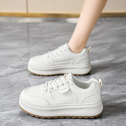 Breathable white sneakers in Korean style, versatile thick-soled height-increasing sports and casual sneakers, trendy shoes