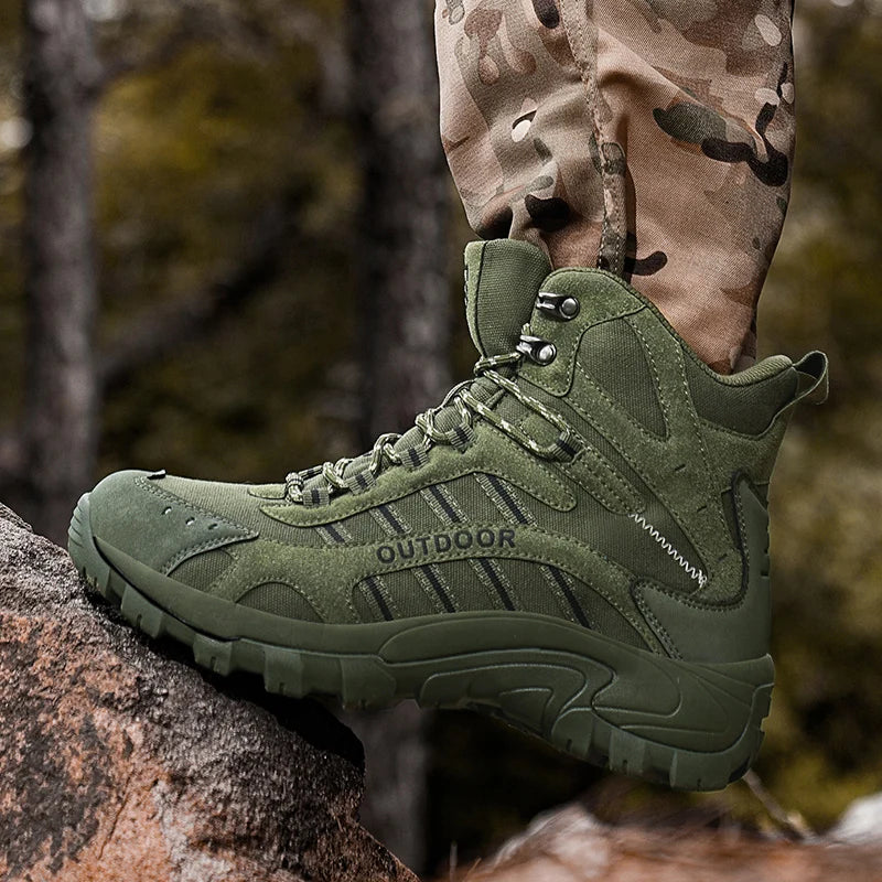 High-top Boots Men Shoes Comfortable Casual Outdoor Hiking Shoes Men Breathable Hiking Shoes Thick-soled Combat Boots men