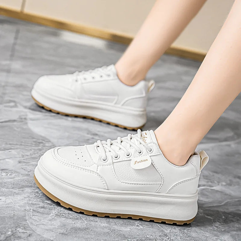 Breathable white sneakers in Korean style, versatile thick-soled height-increasing sports and casual sneakers, trendy shoes